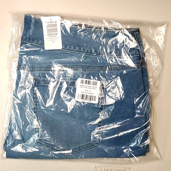 ❤️NWT VINTAGE TORRID SHORTS - SUPER SOFT STRETCH DENIM JEGGING - PLUS SIZE - Picture 6 of 12